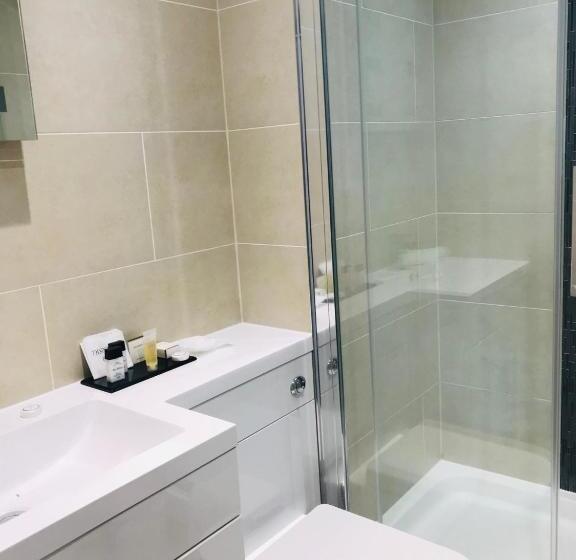 غرفة إدارية فردية, Lensfield