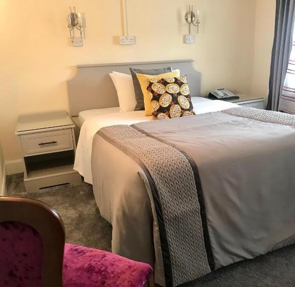 غرفة إدارية فردية, Lensfield