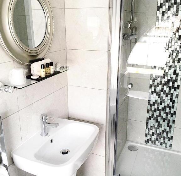 标准单人间, Lensfield