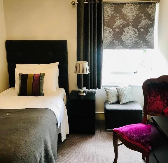 标准单人间, Lensfield