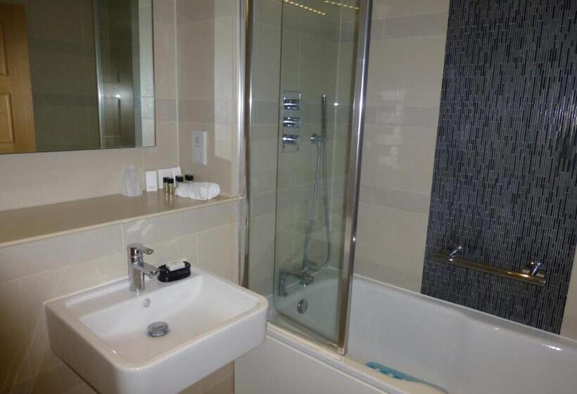 小型套房, Lensfield