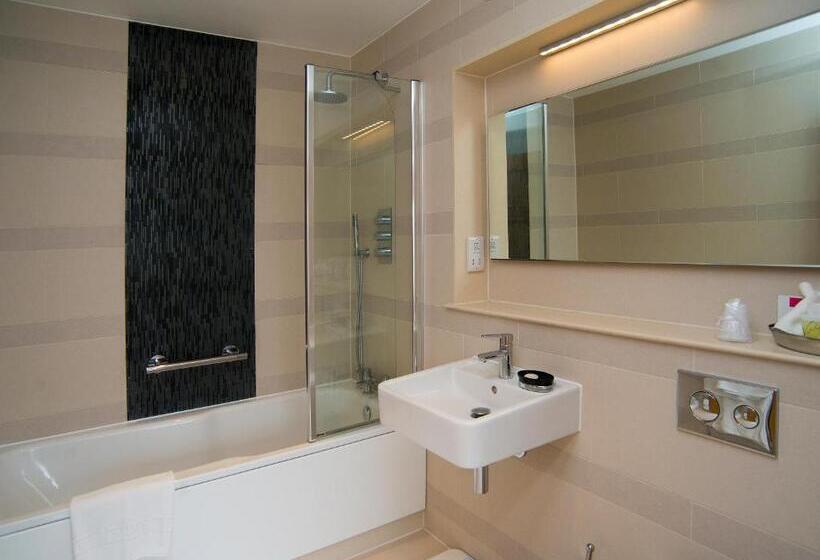 豪华房间, Lensfield