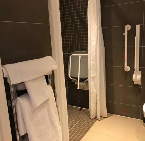 适合残疾人使用的标准间, Lensfield