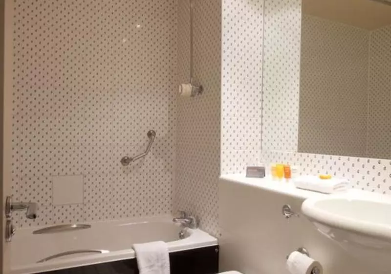 اتاق استاندارد یک نفره, London Croydon Aerodrome Hotel, Bw Signature Collection