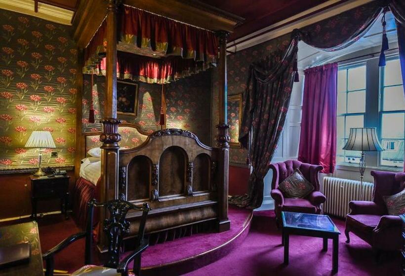 غرفة قياسية, Lumley Castle