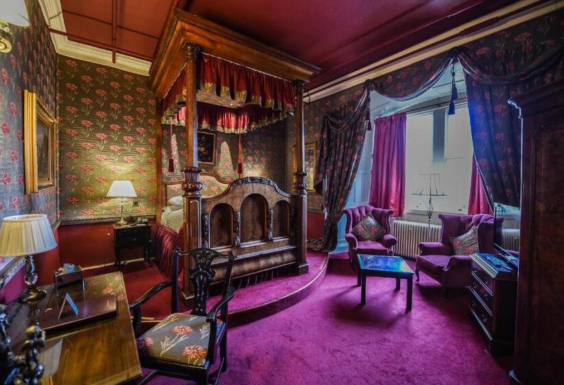 غرفة قياسية, Lumley Castle