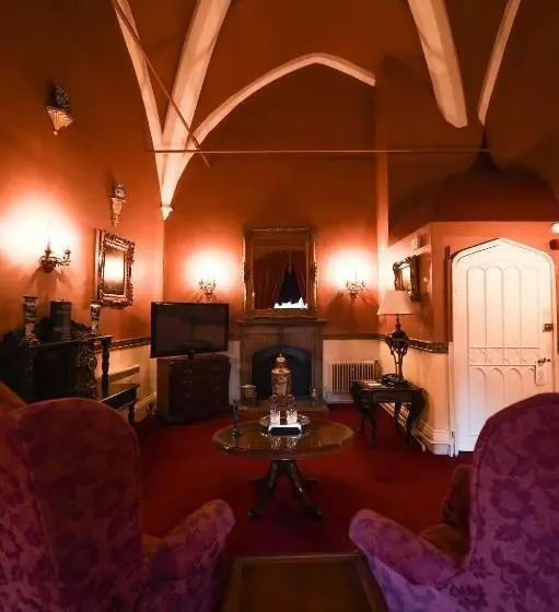 سوییت, Lumley Castle