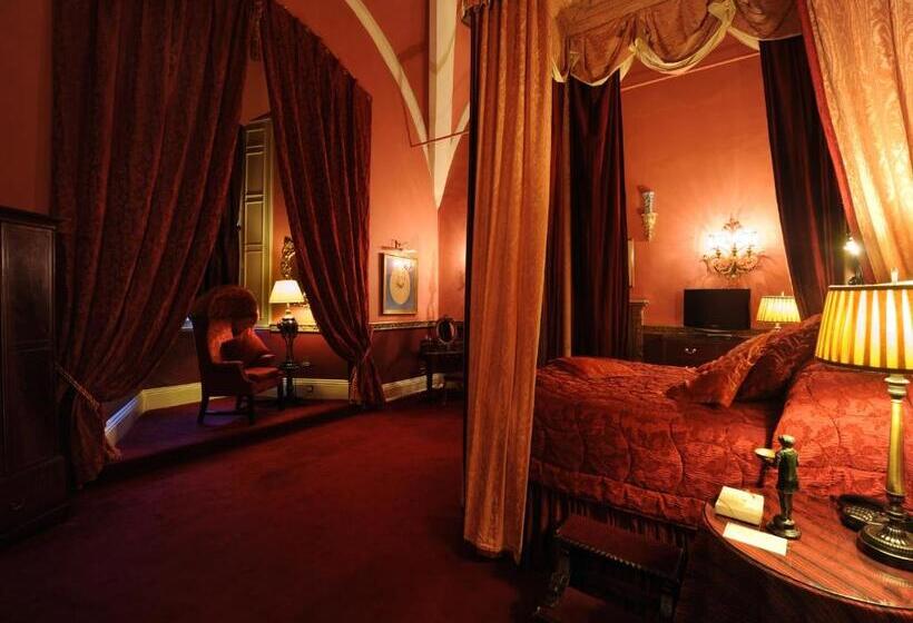 سوییت, Lumley Castle