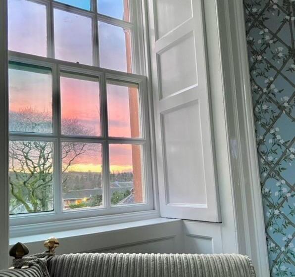 غرفة قياسية سرير كينج, Moffat House