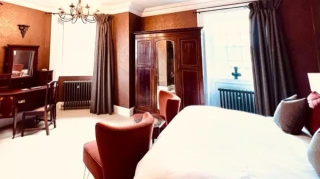 スーペリアールーム, Moffat House