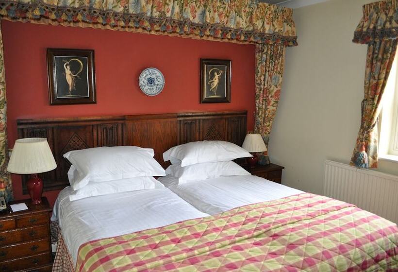 クラシックルーム, Noel Arms   A Bespoke