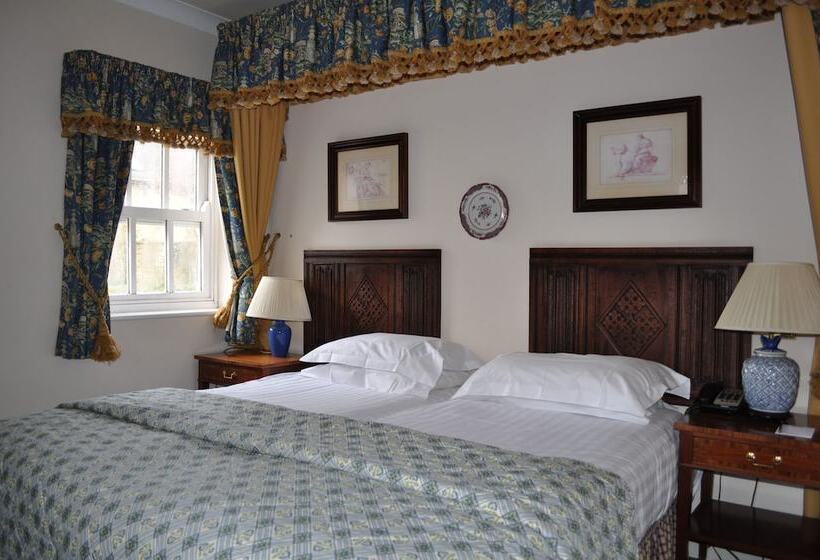 クラシックルーム, Noel Arms   A Bespoke