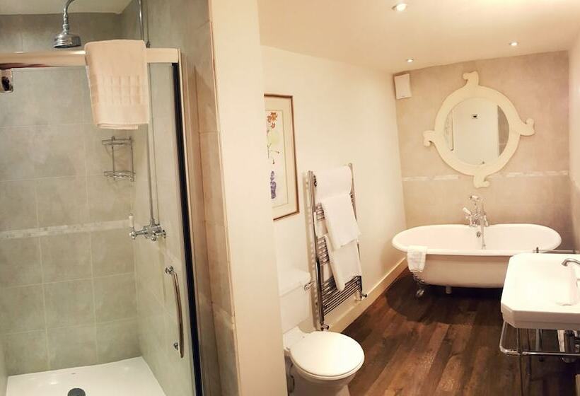 デラックスルーム, Noel Arms   A Bespoke