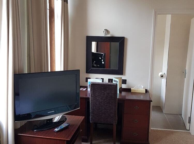 غرفة قياسية فردية, Rosslea Hall