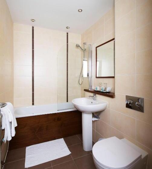 جناح, Rosslea Hall