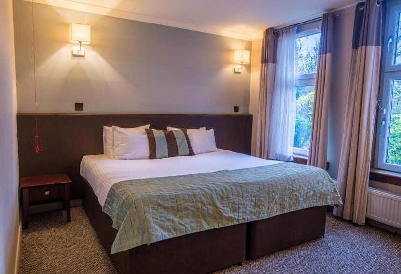 غرفة قياسية سرير كينج لذوى الإحتياجات الخاصة, Rosslea Hall