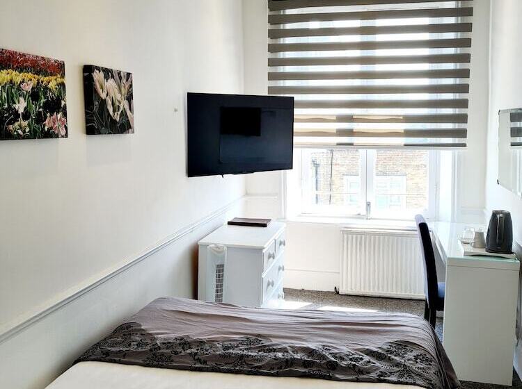 Standard Room, Rushmore