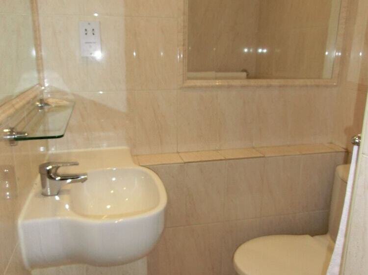 Standard Triple Room, Rushmore