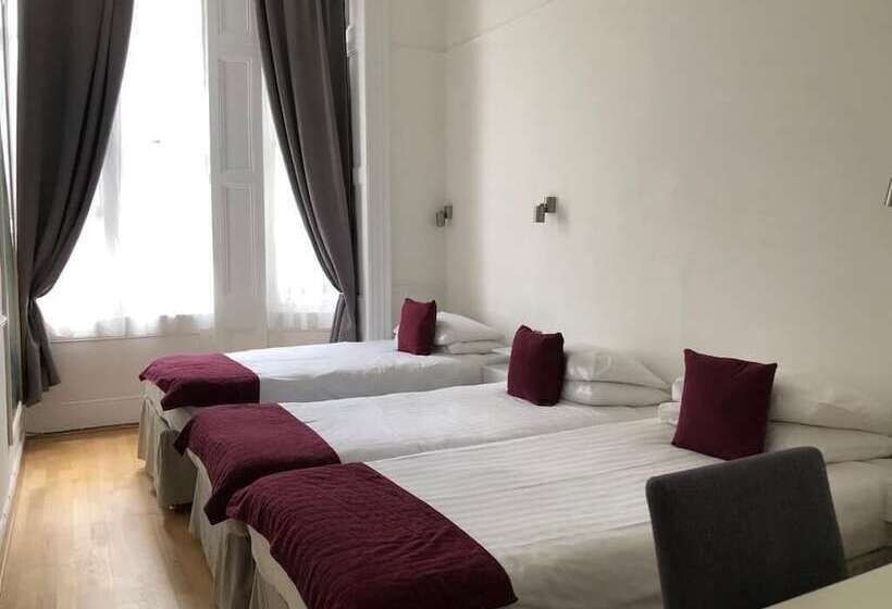 Standard Triple Room, Rushmore