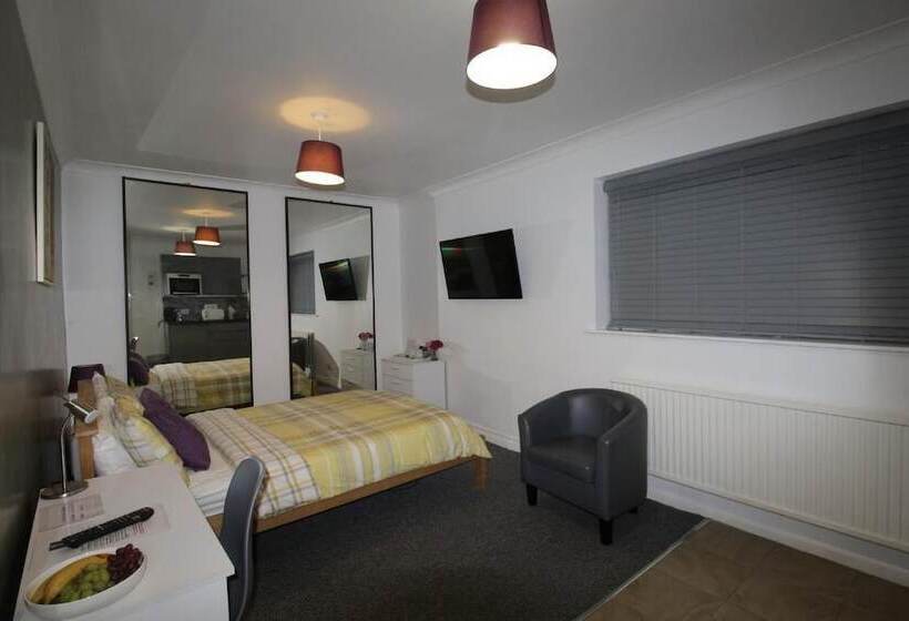 スタンダードスタジオ, Tennyson