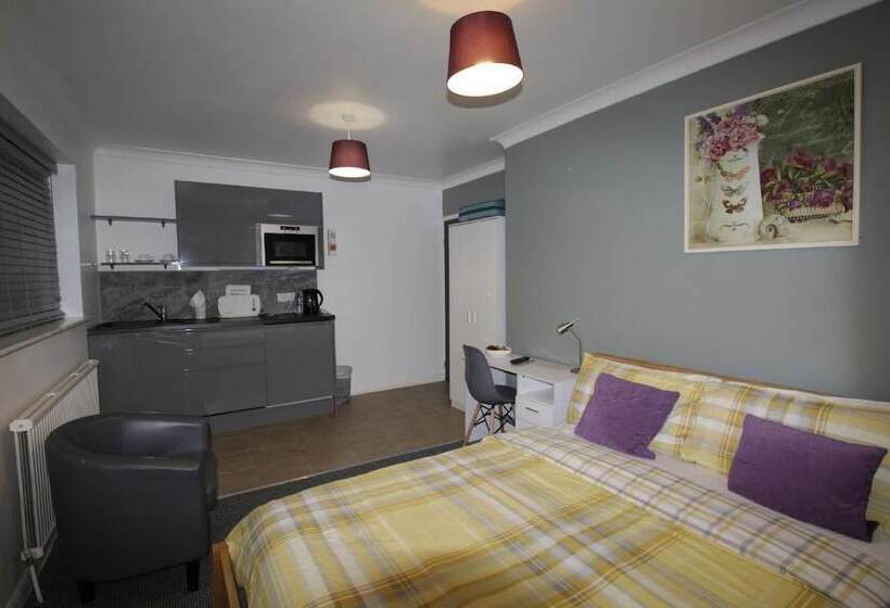 スタンダードスタジオ, Tennyson