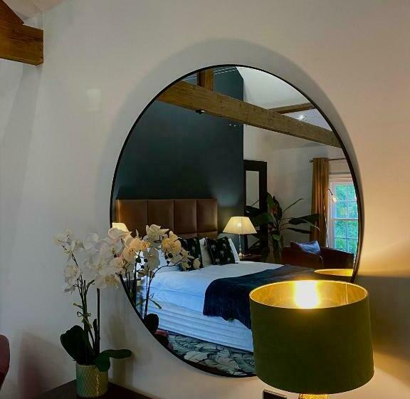 1 Bedroom Penthouse Apartment, The Cawdor