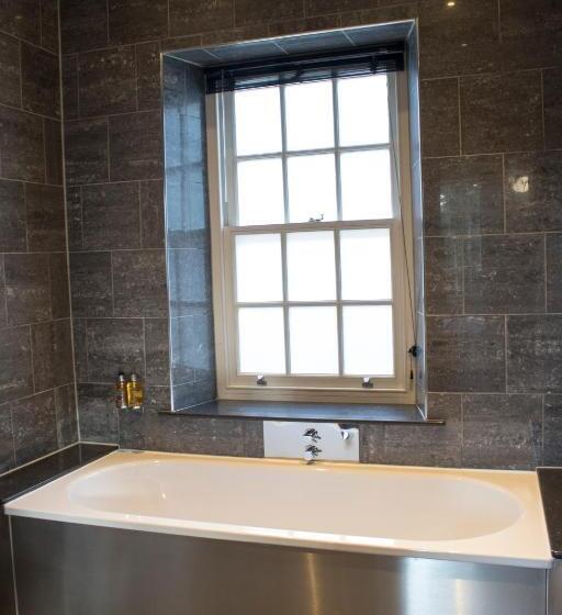 1 Bedroom Penthouse Apartment, The Cawdor