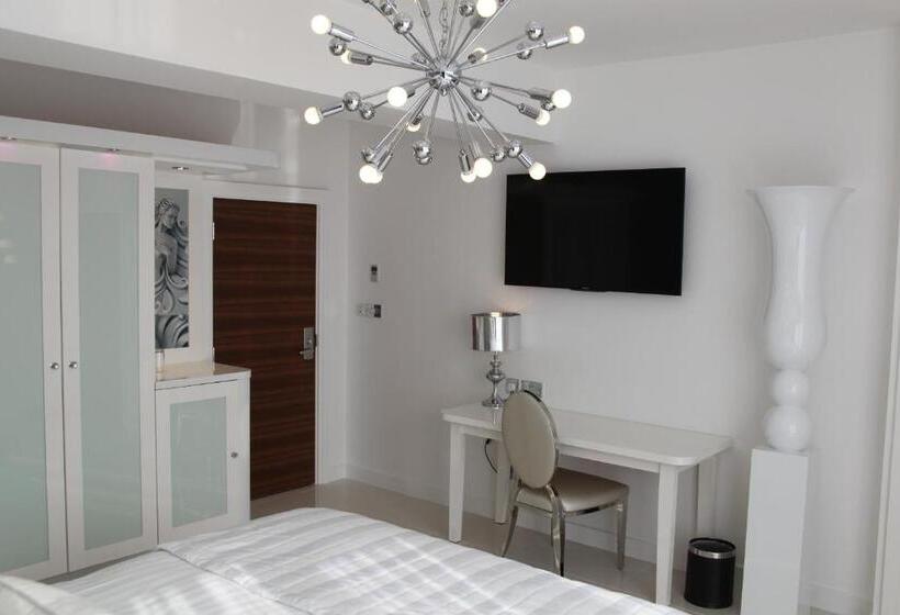 جناح ديلوكس, Earl Of Doncaster