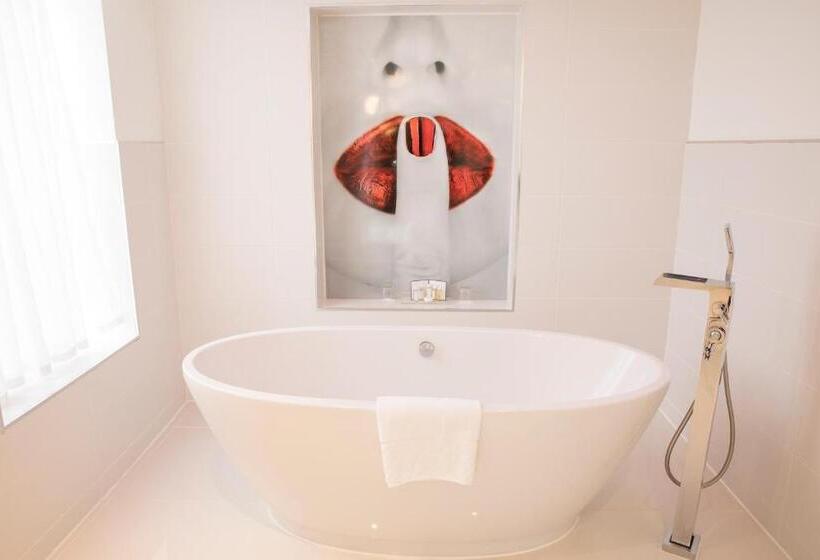 جناح ديلوكس, Earl Of Doncaster