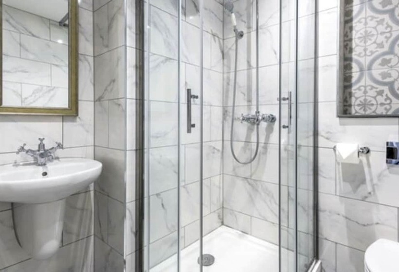 스탠다드 룸, The George