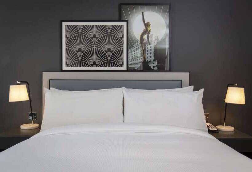 Номер Стандарт, The Queens