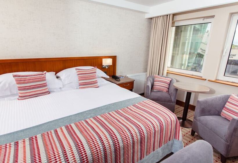 スーペリアールーム, The Stormont