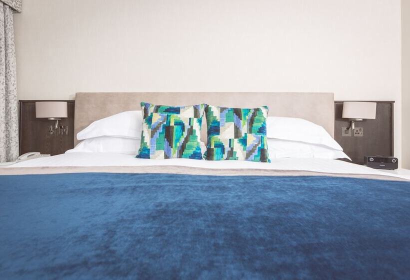 スーペリアールーム, The Stormont