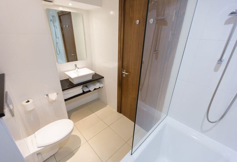 エクゼクティブルーム, The Stormont