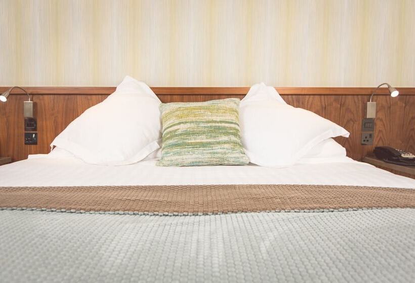 エクゼクティブルーム, The Stormont