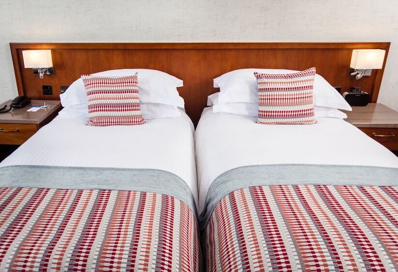 スーペリアールーム, The Stormont