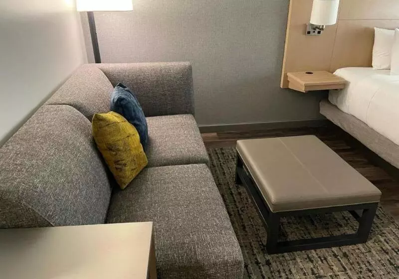 身障者適用スタンダードルーム, Voco Lythe Hill Hotel & Spa, An Ihg