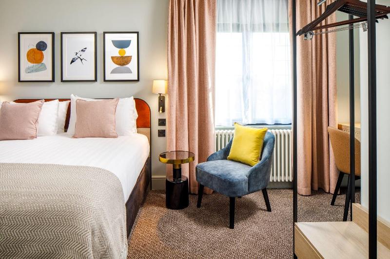 クイーンサイズベッドのスタンダードルーム, Voco Lythe Hill Hotel & Spa, An Ihg