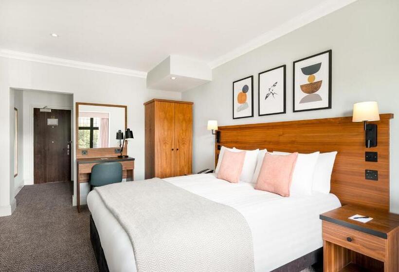 クイーンサイズベッドのスタンダードルーム, Voco Lythe Hill Hotel & Spa, An Ihg