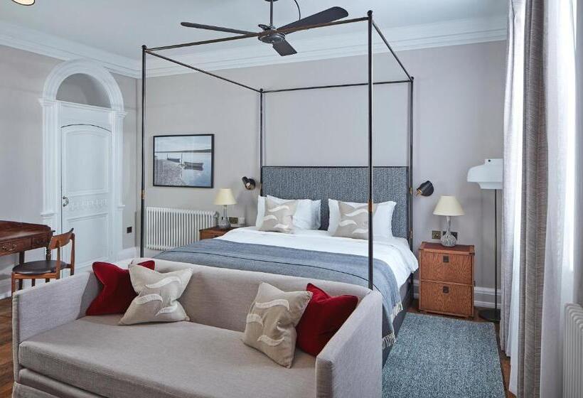 غرفة ديلوكس, Moonfleet Manor   A Luxury Family