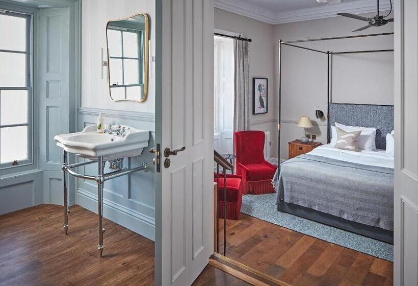 غرفة ديلوكس, Moonfleet Manor   A Luxury Family