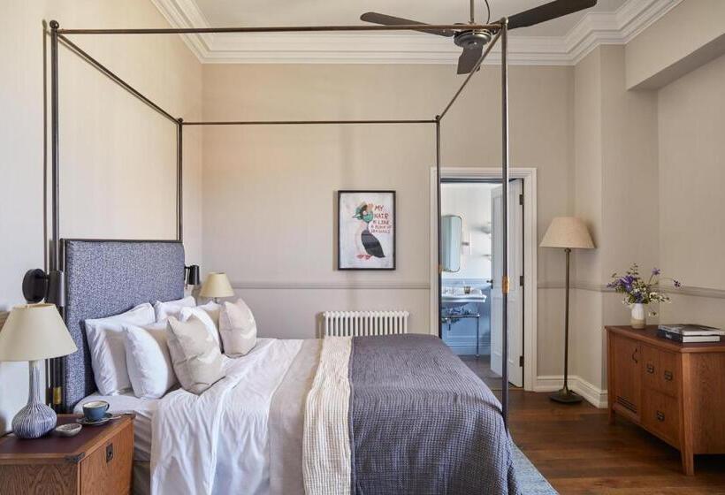 Номер Deluxe, Moonfleet Manor   A Luxury Family