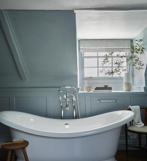 جناح, Moonfleet Manor   A Luxury Family