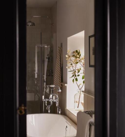 غرفة ديلوكس مطلّة علي البحر, Moonfleet Manor   A Luxury Family