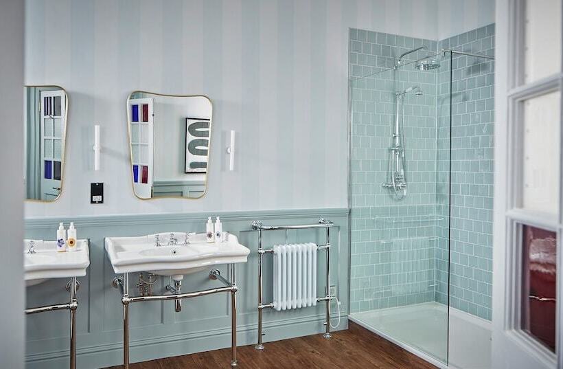 غرفة ديلوكس, Moonfleet Manor   A Luxury Family