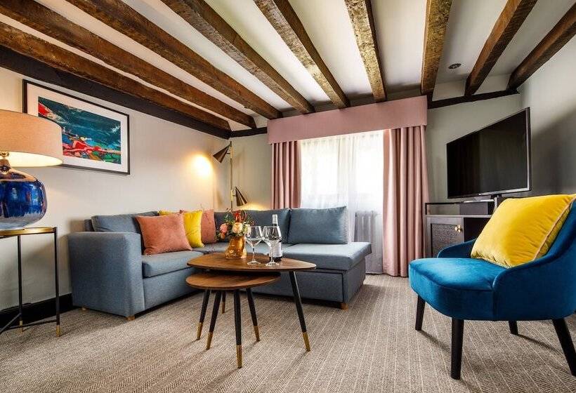 Номер Премиум, Voco Lythe Hill Hotel & Spa, An Ihg