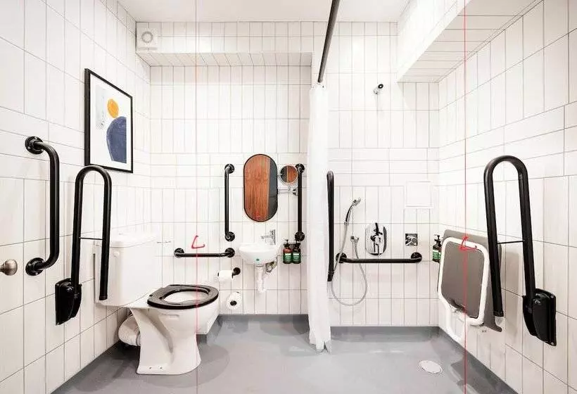 身障者適用スタンダードルーム, Voco Lythe Hill Hotel & Spa, An Ihg