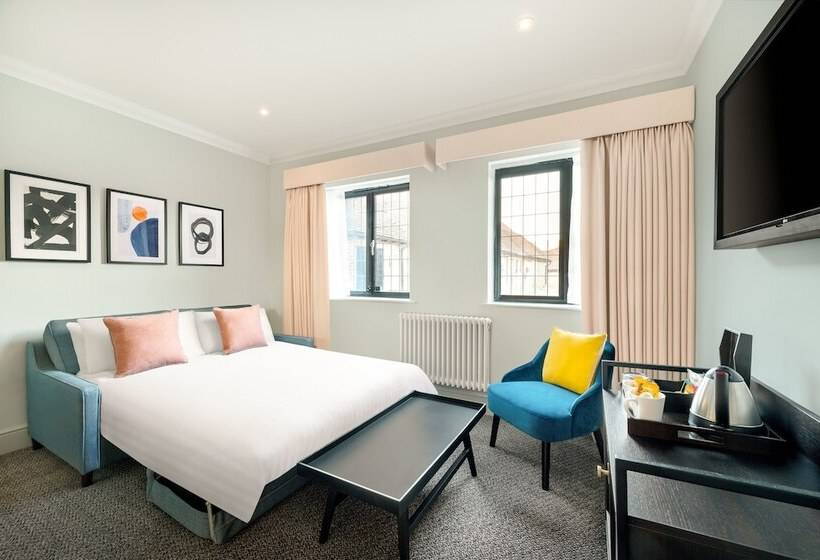 Номер Премиум, Voco Lythe Hill Hotel & Spa, An Ihg
