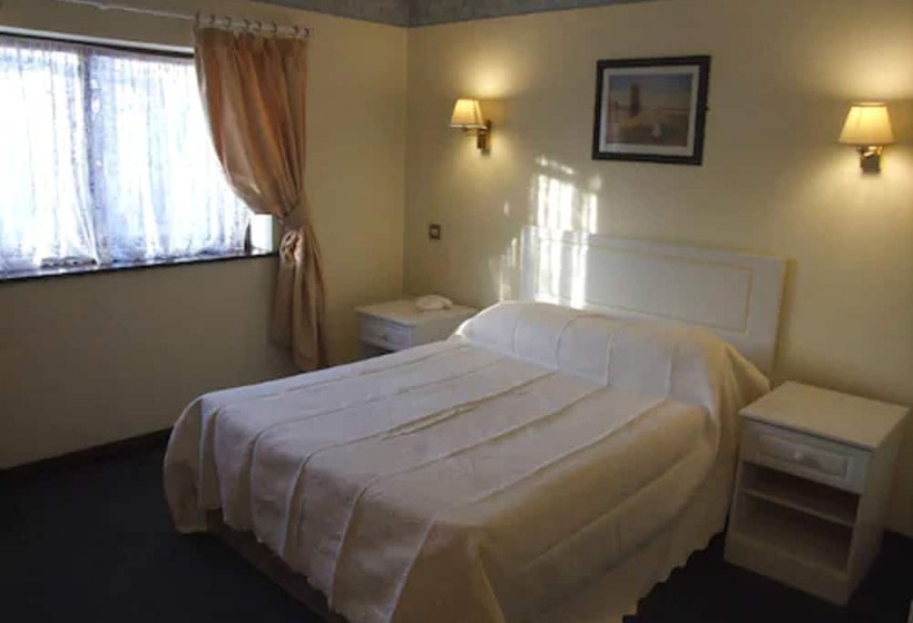 غرفة عائلية, Amblehurst