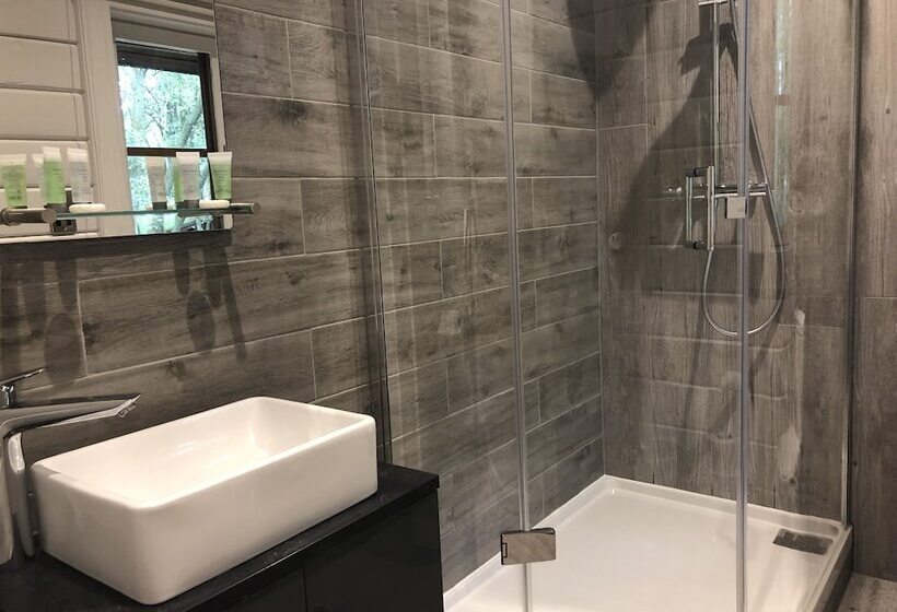 キャビン, Chevin Country Park Hotel & Spa